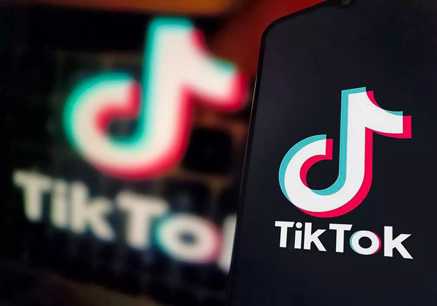 A new TikTok trend involves young girls following expensive, multi-step skincare routines. (CFOTO/Contributor/Getty)