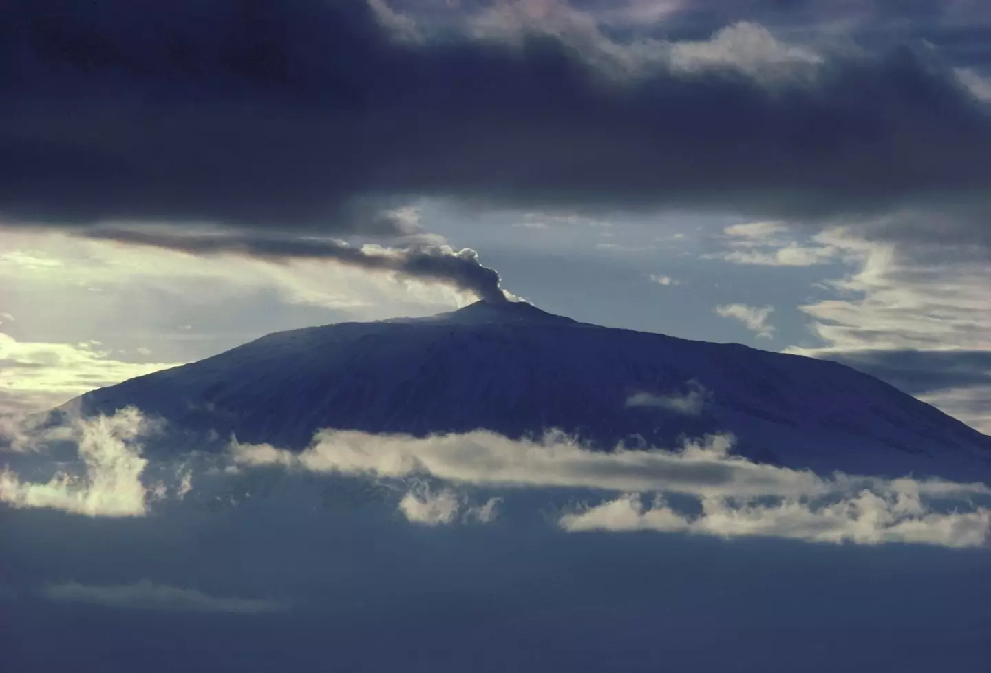 The volcano spits out $6,000 worth of gold every day (Doug Allan/Getty)