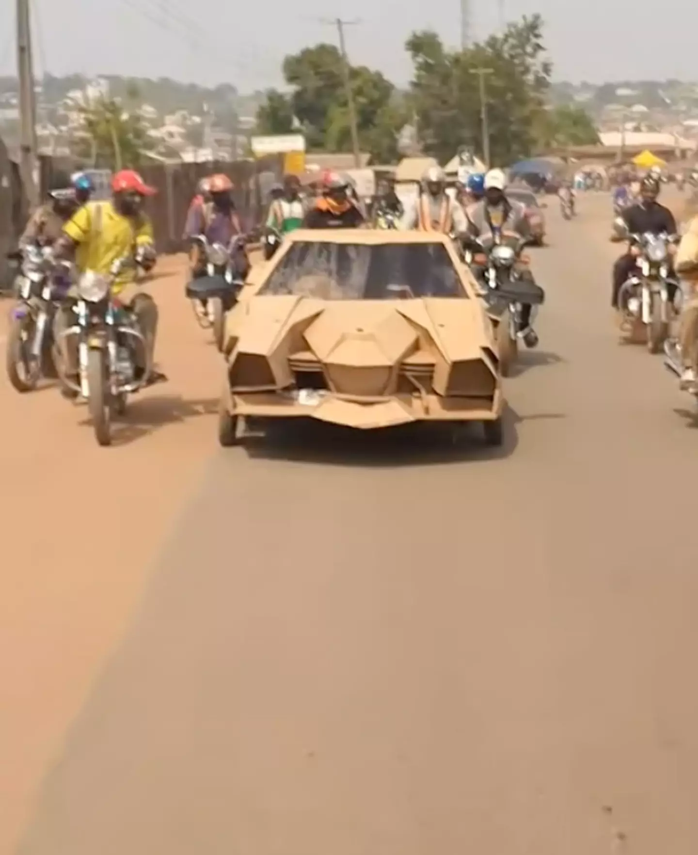 Talented Ahmad's cardboard Lamborghini replica has been praised by many on the internet (TikTok/talentedahmad_official)