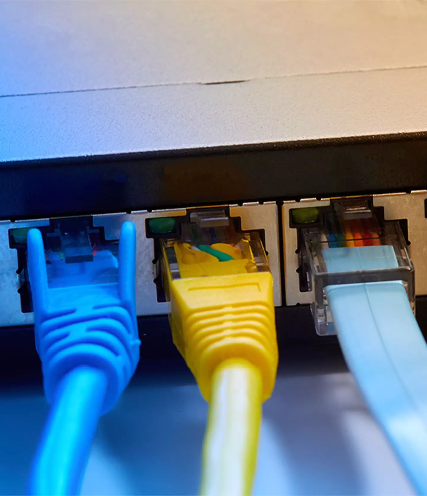 Switching to wireless 5G broadband can save 20-30% on bills /Thanasis/Getty