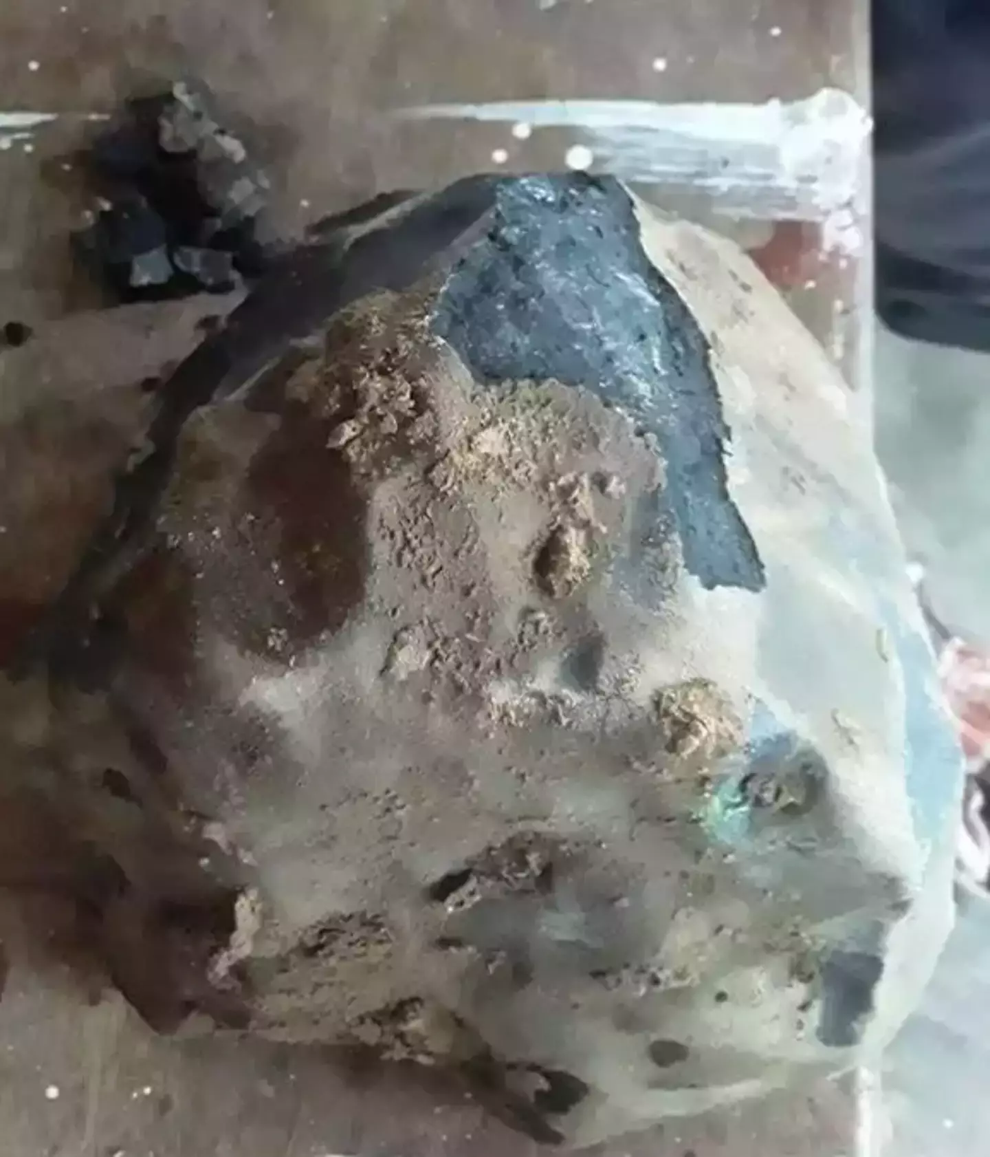 It's thought that the rock could be older than the Earth (Josua Hutagalung / Facebook)