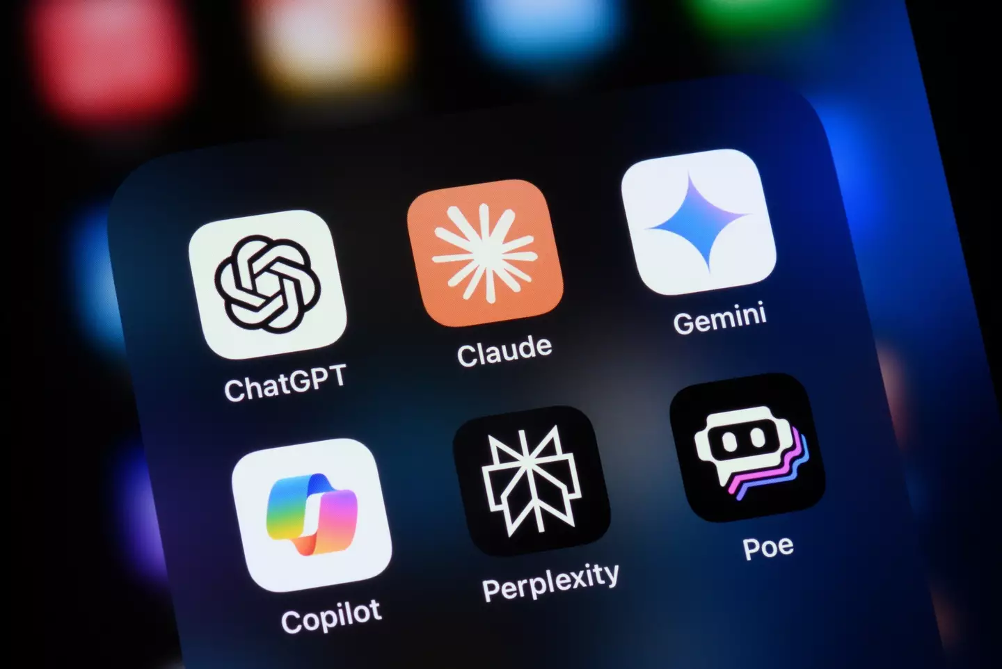 A variety of AI-based apps ( Kenneth Cheung / Getty Images)