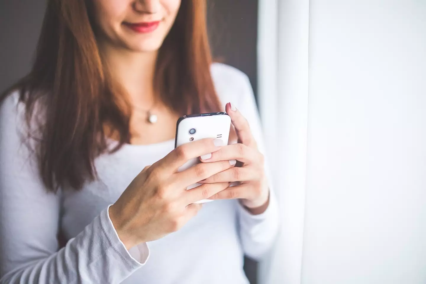 Don't let your phone steal the spotlight / Karolina Grabowska / Pixabay