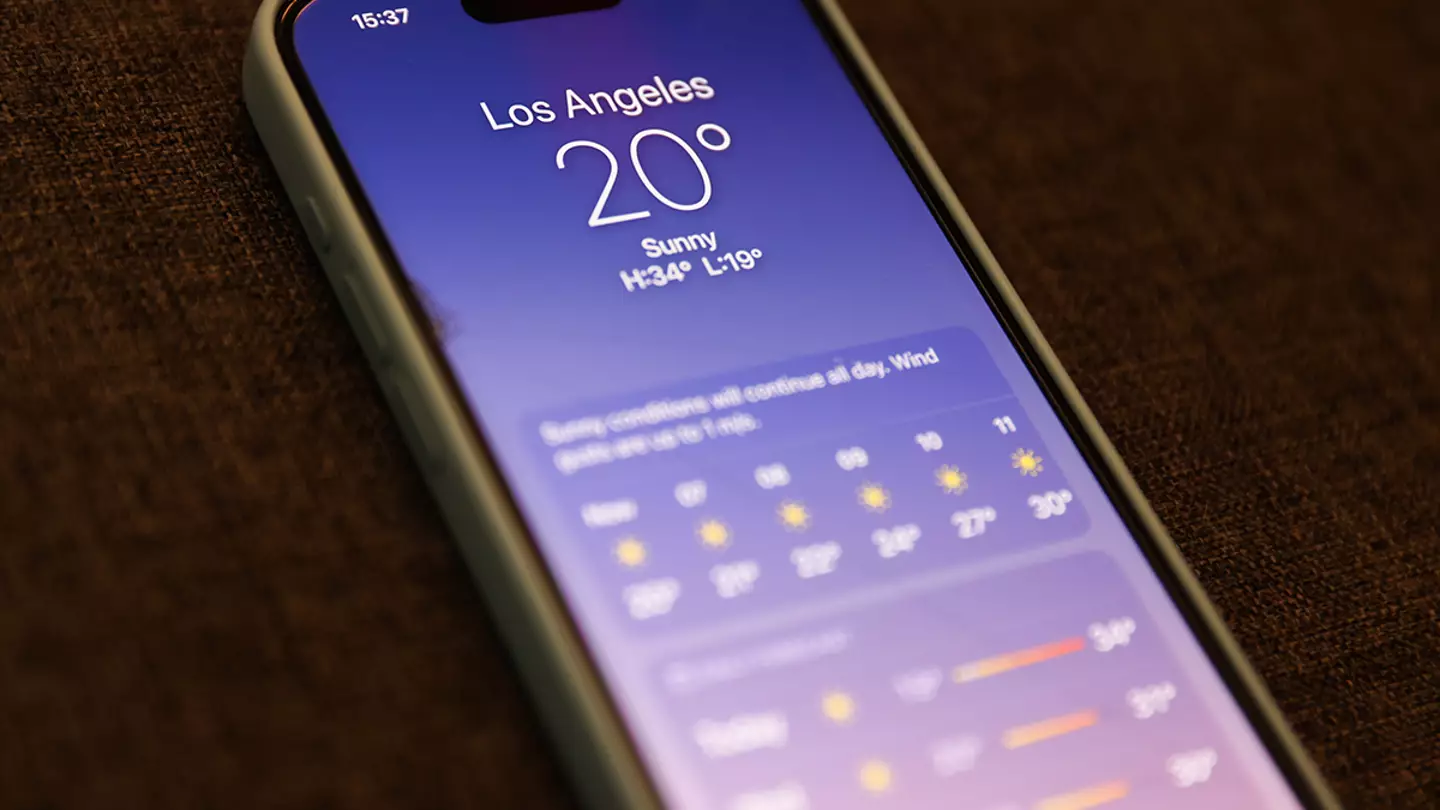 iPhone users have been wondering what the bars mean for ages (NurPhoto / Contributor / Getty)