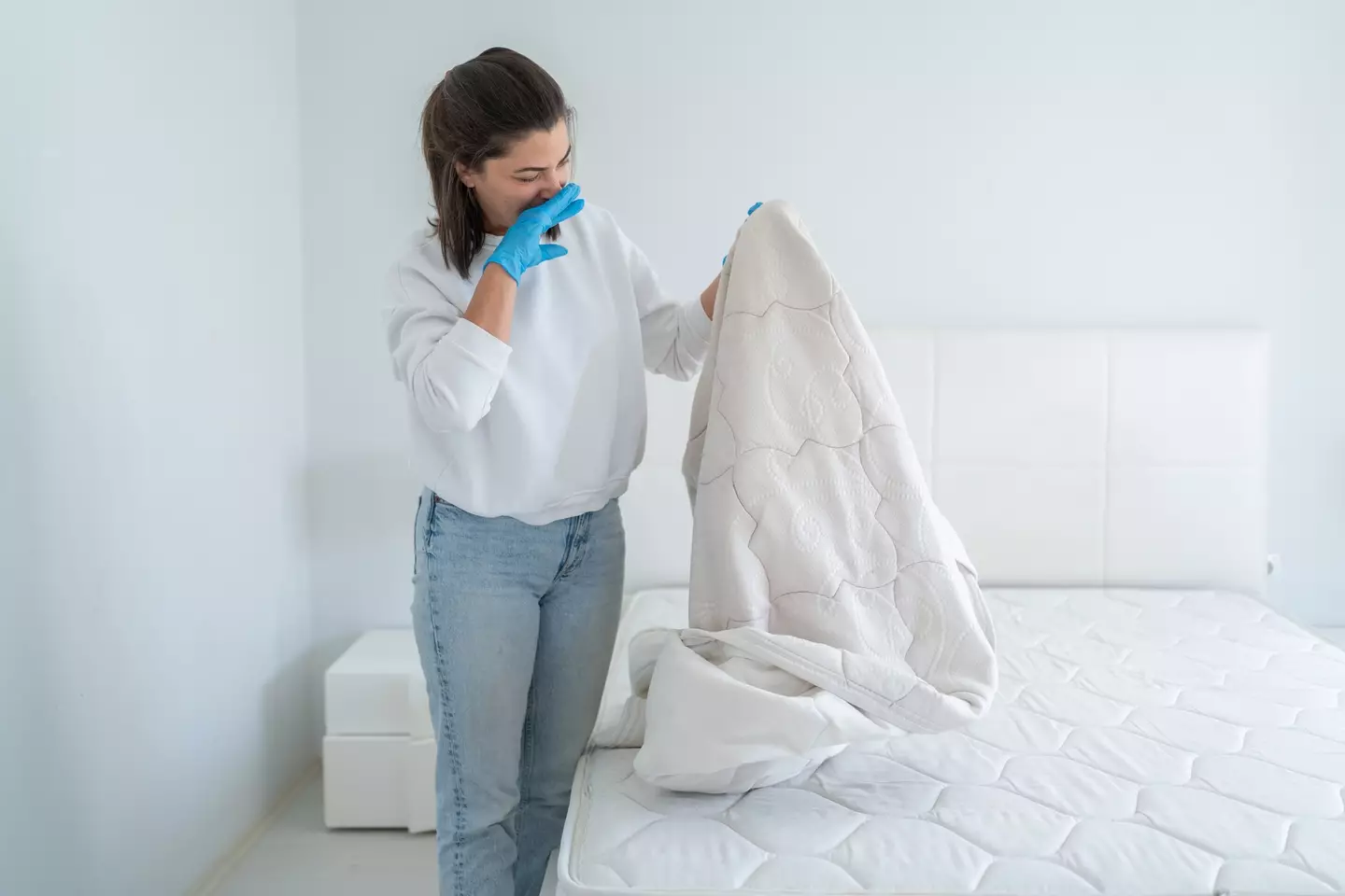 Just 28% of people in the UK wash their sheets on a weekly basis (aquaArts studio/Getty Images)