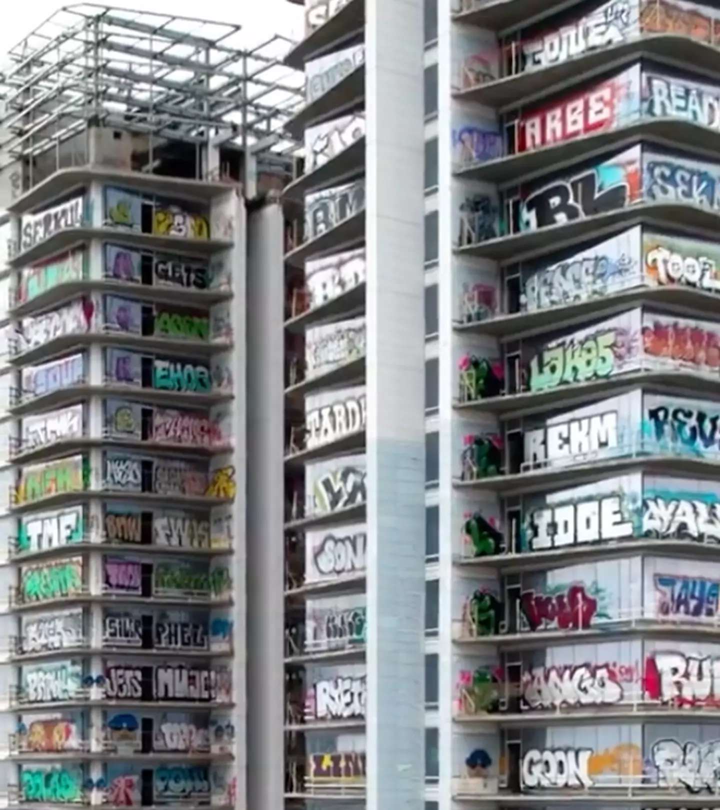 At least 27 storeys have been plastered with graffiti / thedopeacademy/TikTok