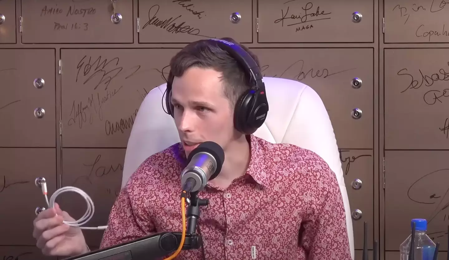 The ethical hacker explained how easy it is to hack into a phone (YouTube/@VALUETAINMENT)