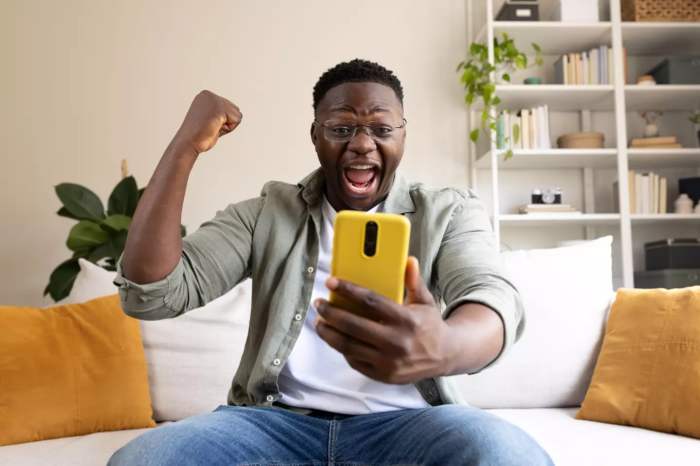 Eligible members must submit a valid claim form by 30 January 2026. (Daniel de la Hoz/Getty)