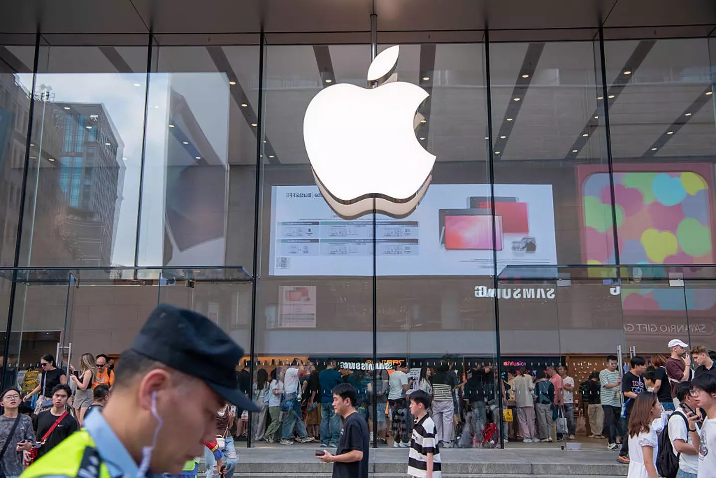 AN iPhone user exposed an issue with shipping your old phone to Apple. (CFOTO/Contributor/Getty)