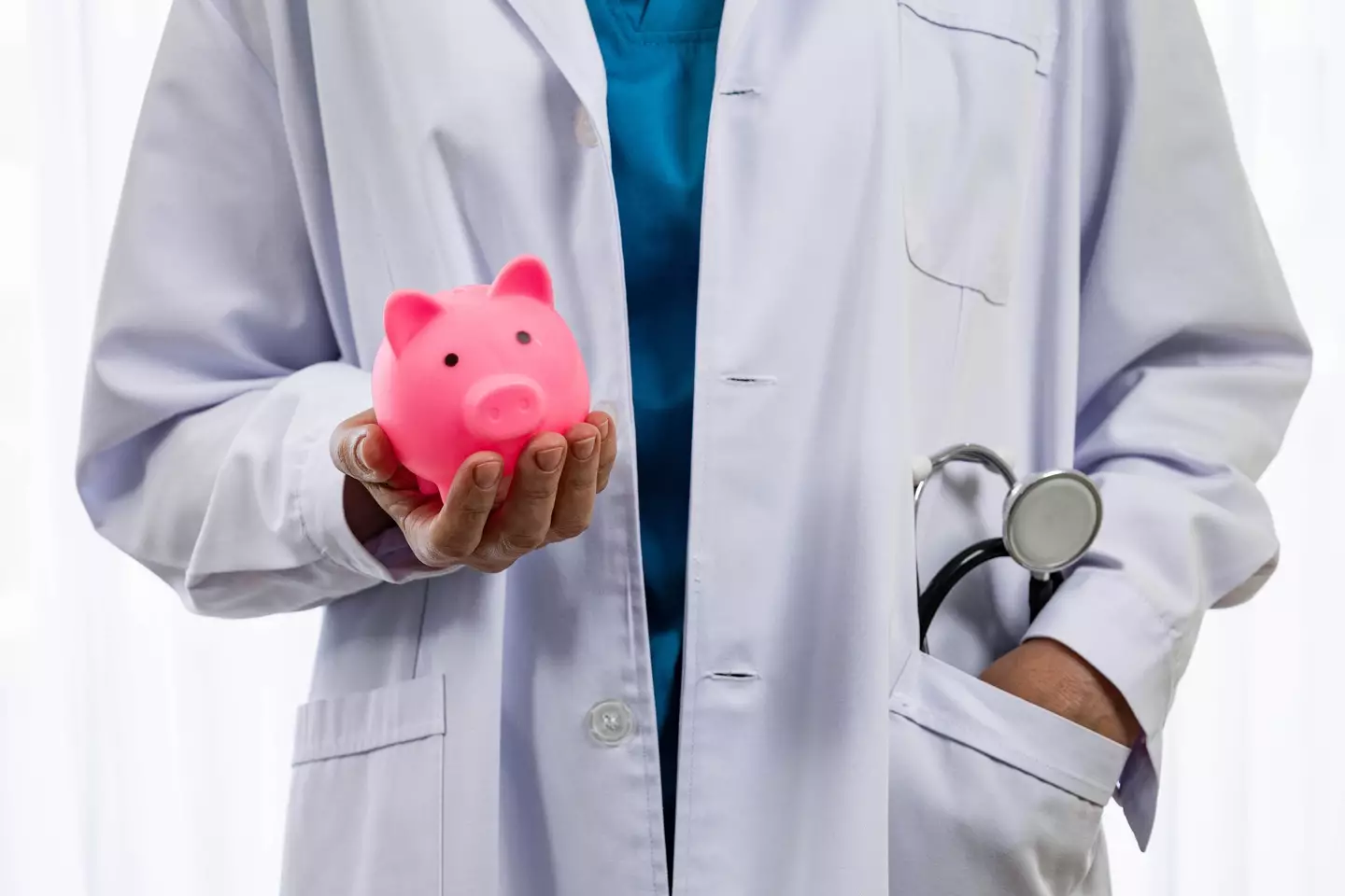 The family was handed a medical bill totalling to $195,000 when it should have been way lower (Getty Stock)