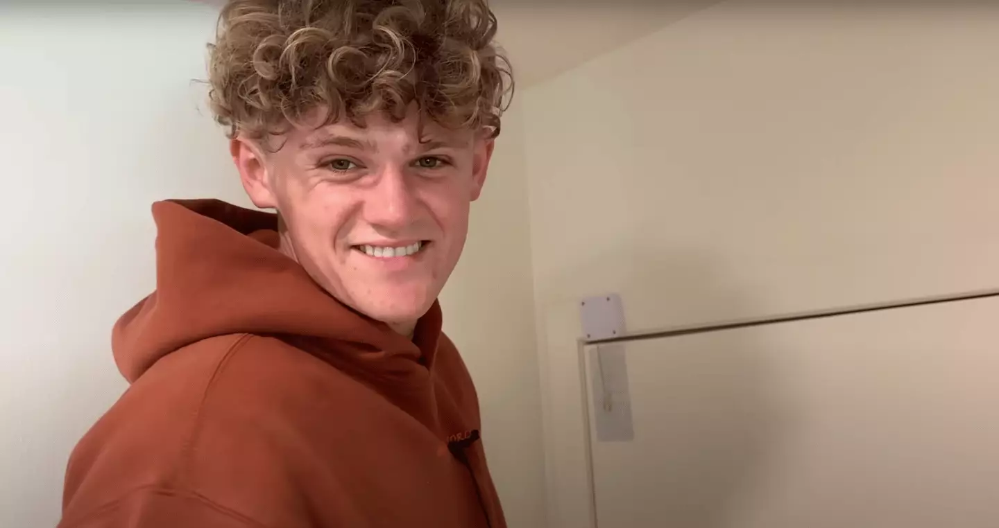 The YouTuber was impressed by the automatic door closer (YouTube/@ryan)