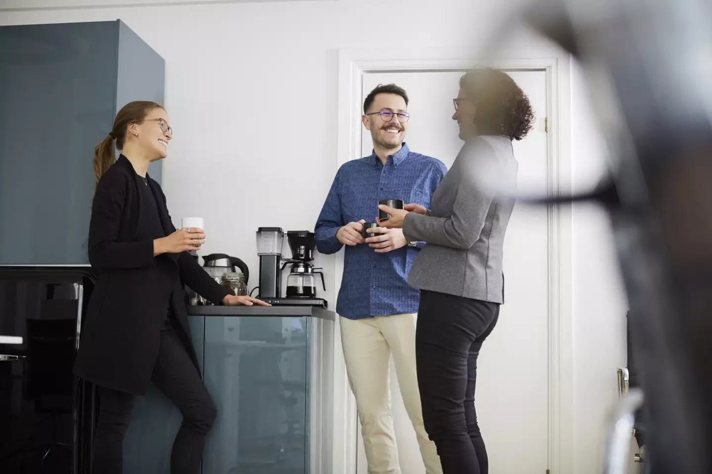"Coffee badging" is the latest trend for employees who don't want to be in the office (Maskot/Getty)