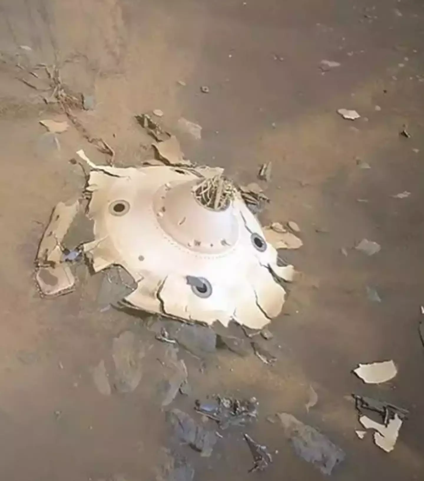 NASA's 'Marscopter' came across mysterious debris on Mar's surface / NASA/JPL-Caltech