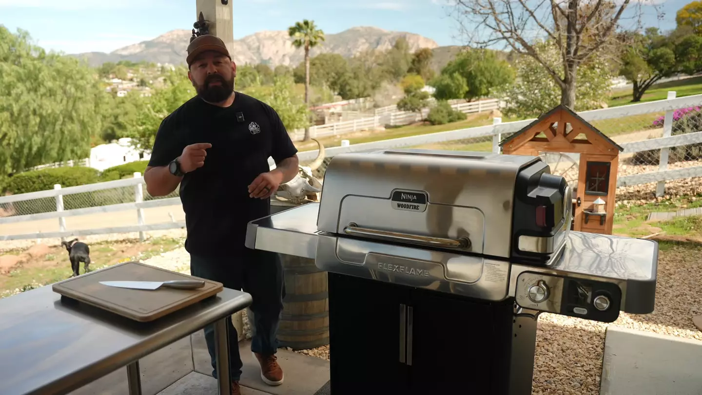 Duarte was shot by the Sheriff's Deputy after charging towards her with a knife (YouTube/FoodWithBearHands)