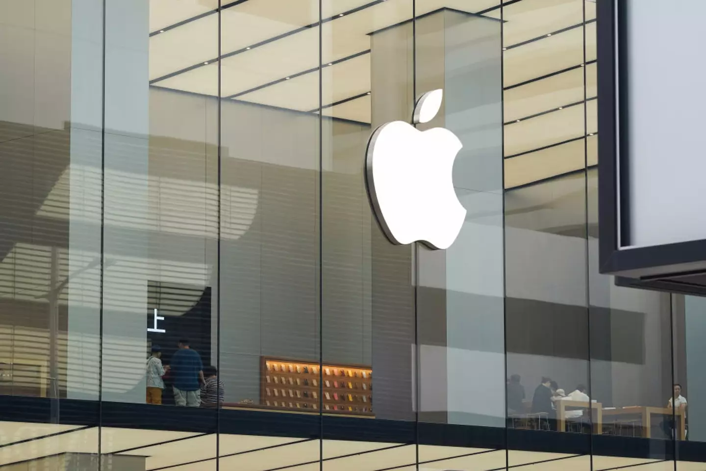 Apple's software update fixes the iCloud bugs (Serene Lee/SOPA Images/LightRocket via Getty Images)