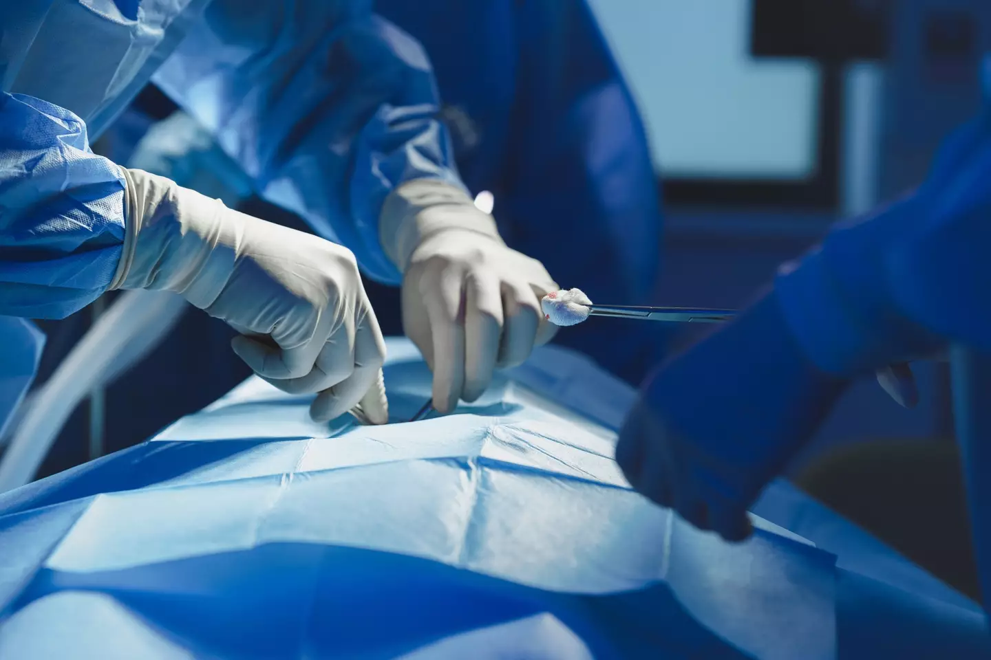 Caswell was paralysed but fully awake during his hernia surgery. (Halfpoint Images/Getty)