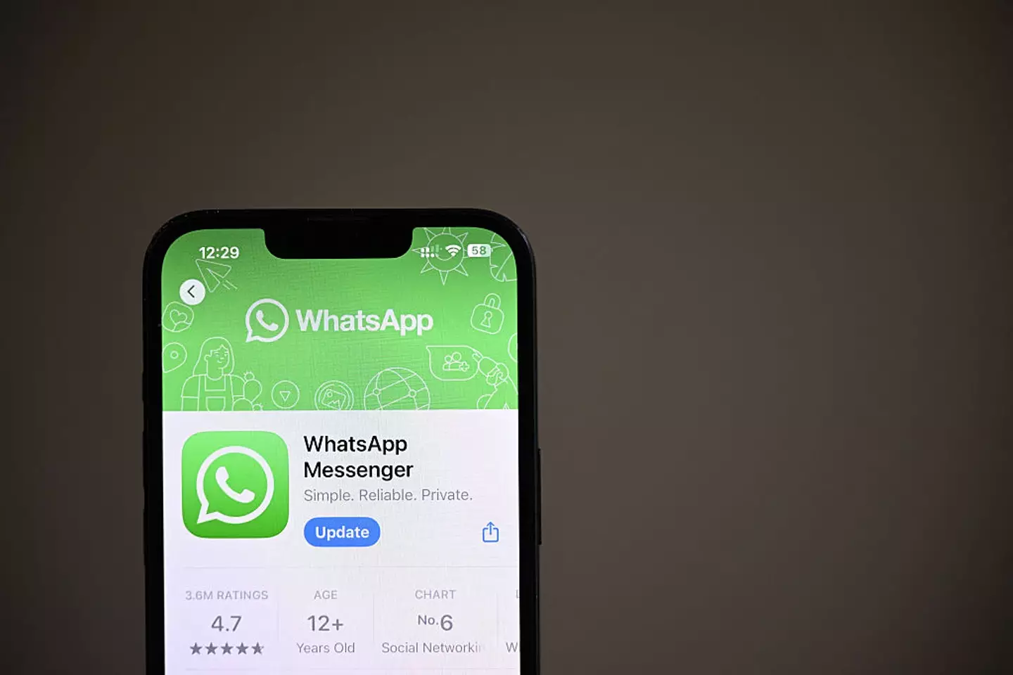 WhatsApp will no longer be available on older smartphones. (JUSTIN TALLIS / Contributor/Getty)