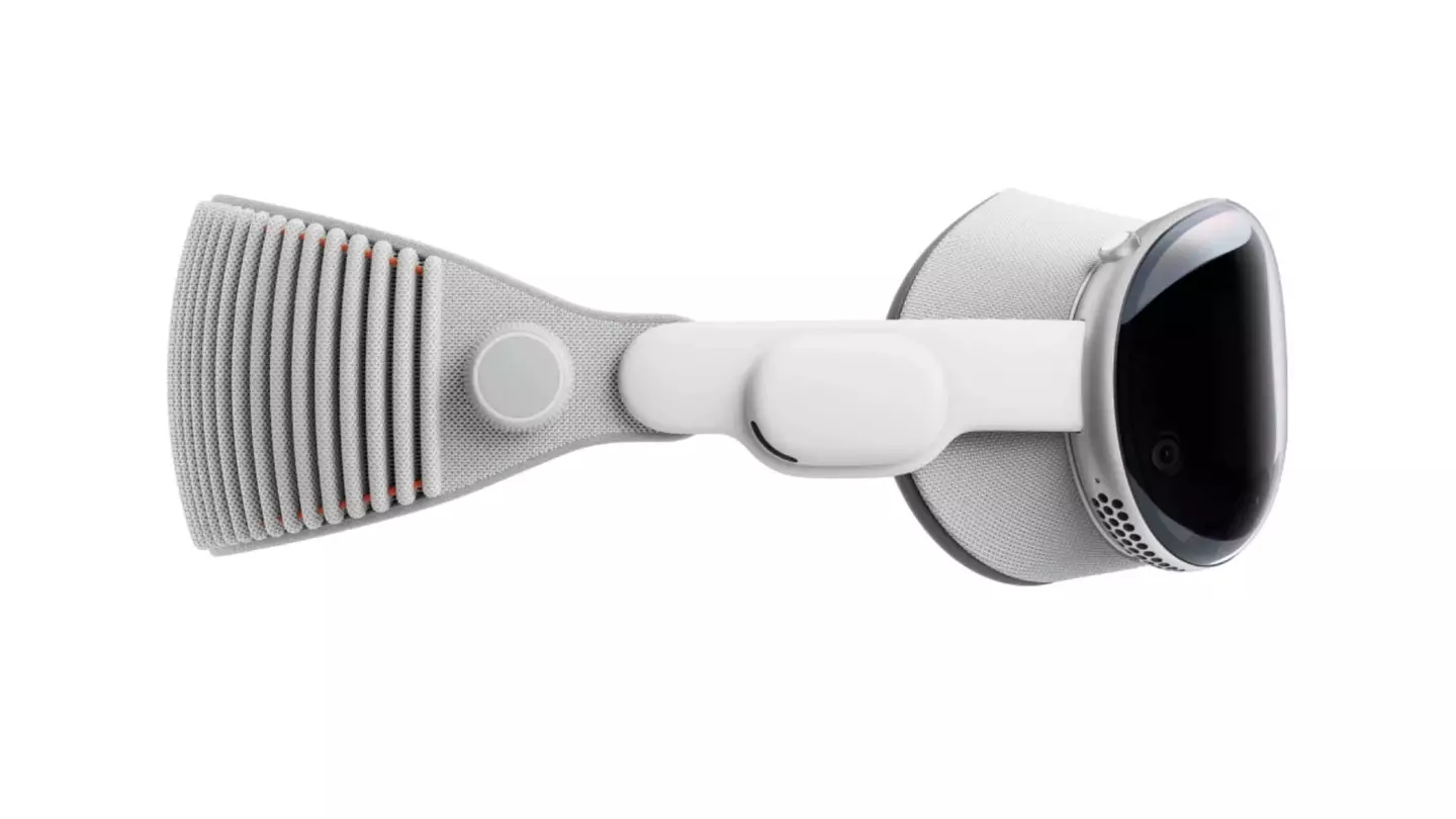 The Apple Vision Pro might not be done just yet (Apple)