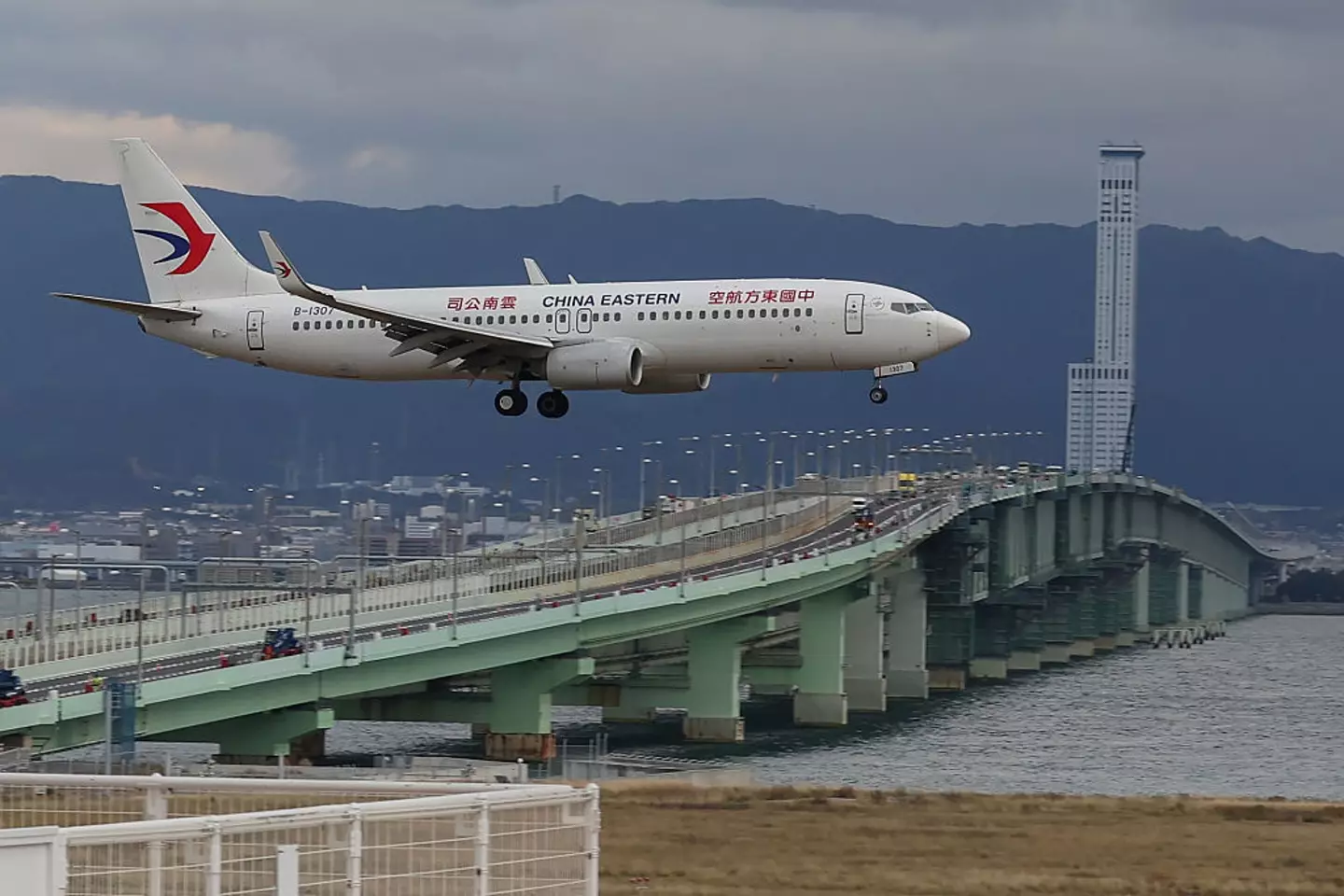 The world's longest plane journey of 29 hours has landed (Buddhika Weerasinghe/Stringer/Getty)