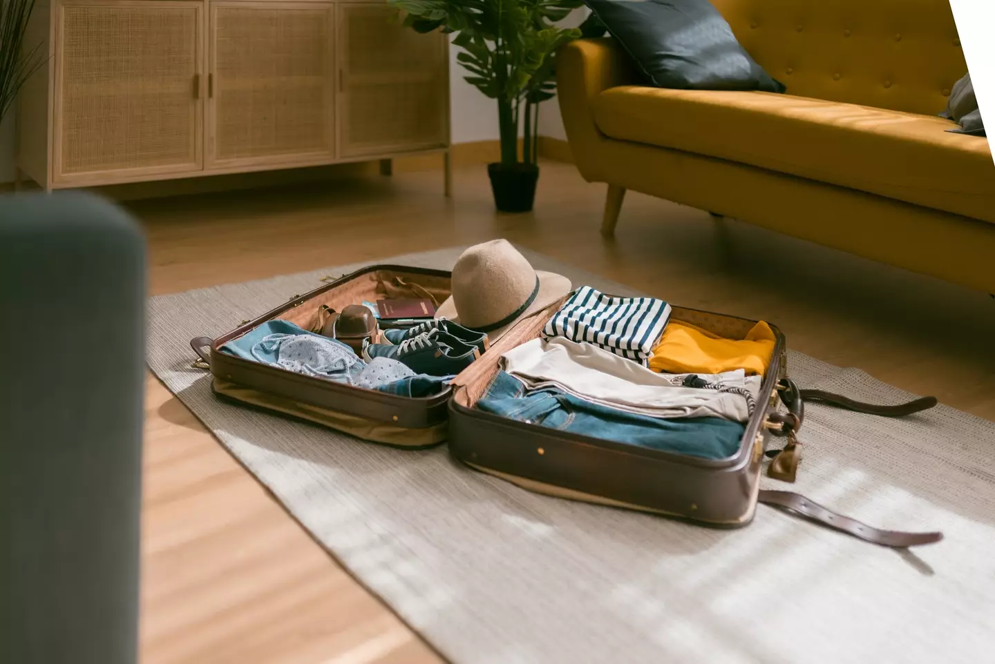 Experts advise to leave your bags closed for two weeks after returning from a vacation (Israel Sebastian/Getty)