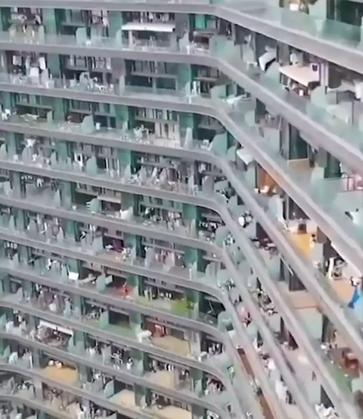 Social media users are shocked at the colossal size of the apartment / fatheristheone/TikTok