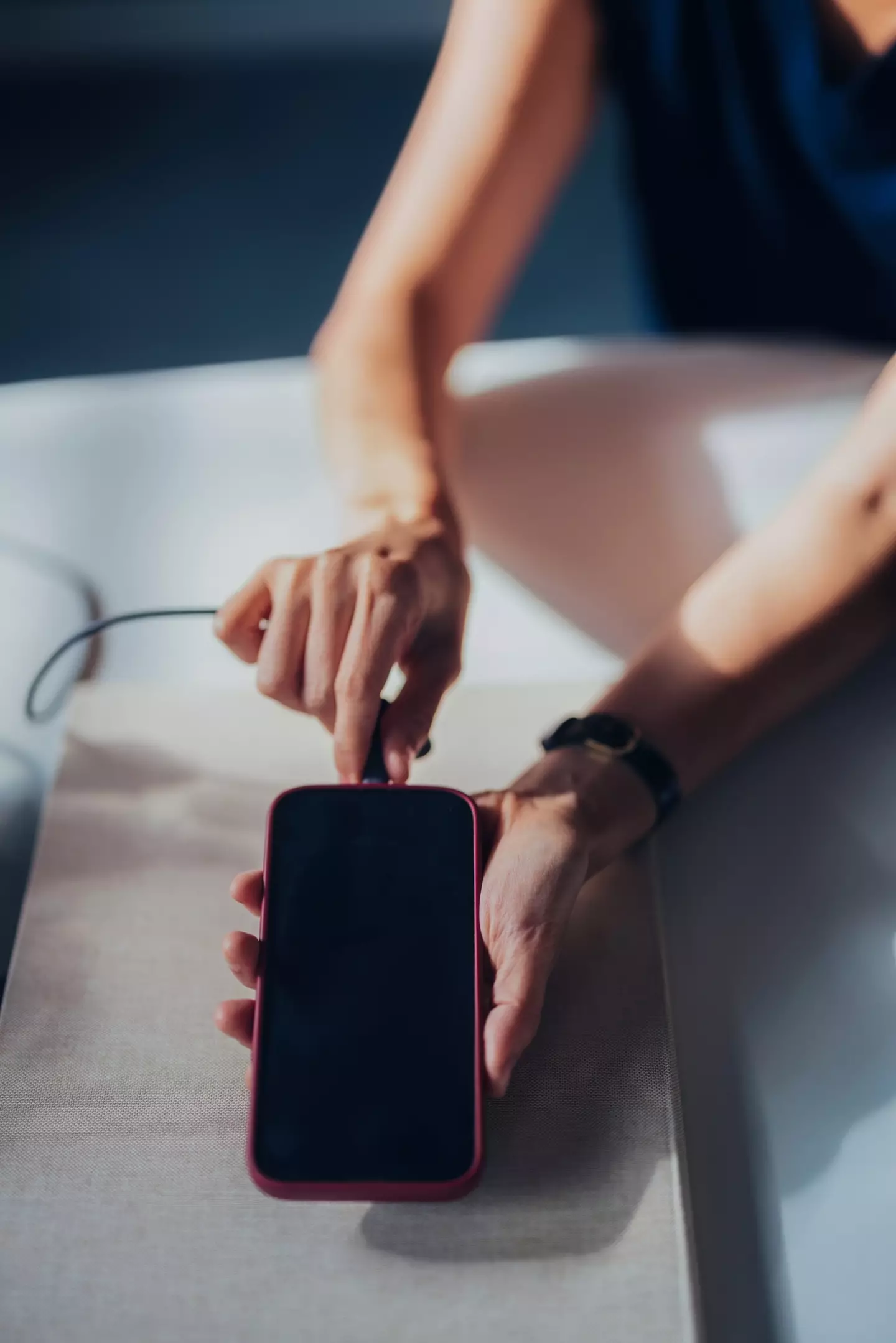 Do you have a charger hat forever stays plugged in? (FreshSplash/Getty)