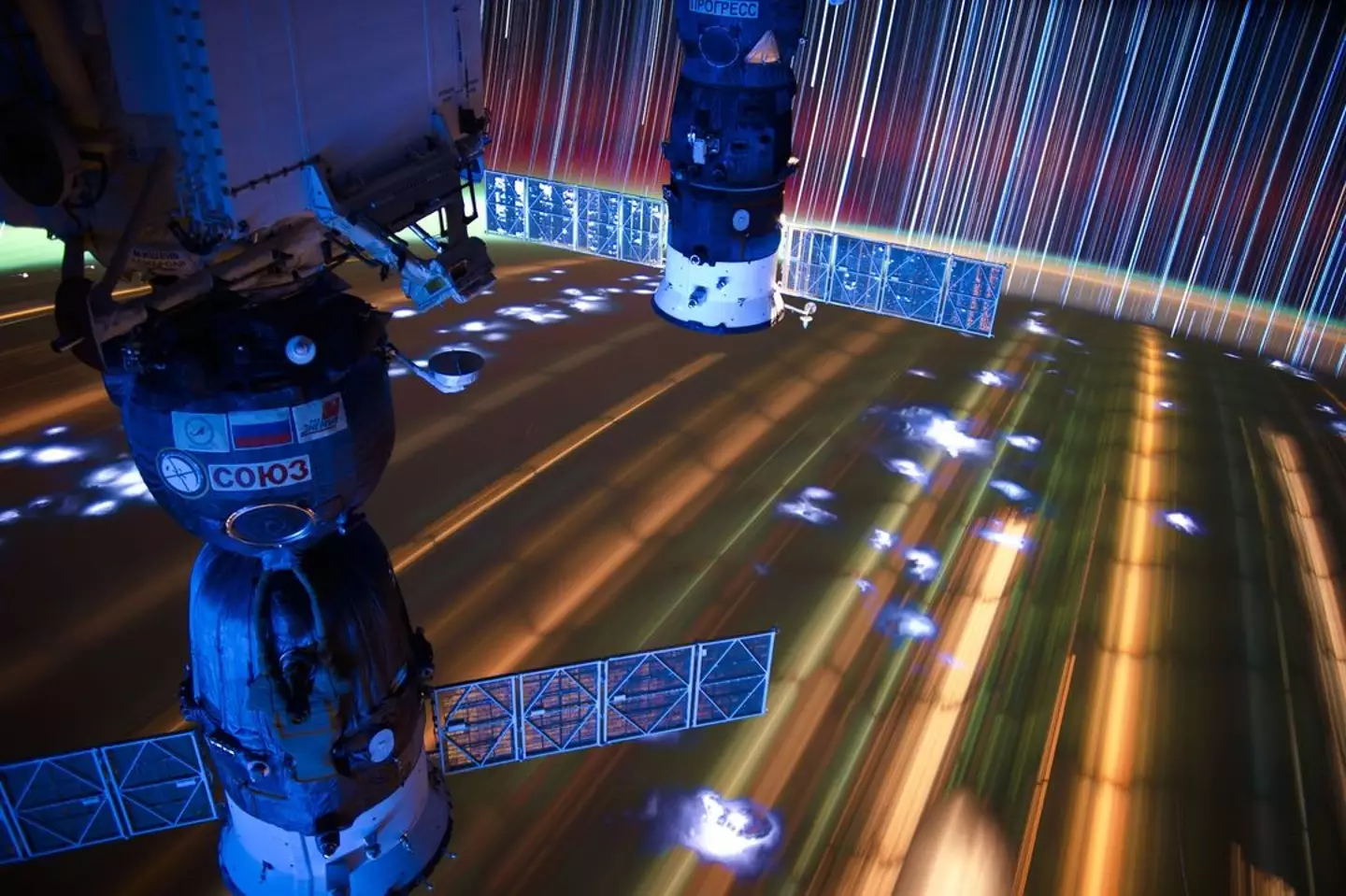 The stars now appear as arcing trails (Instagram/@astro_pettit)