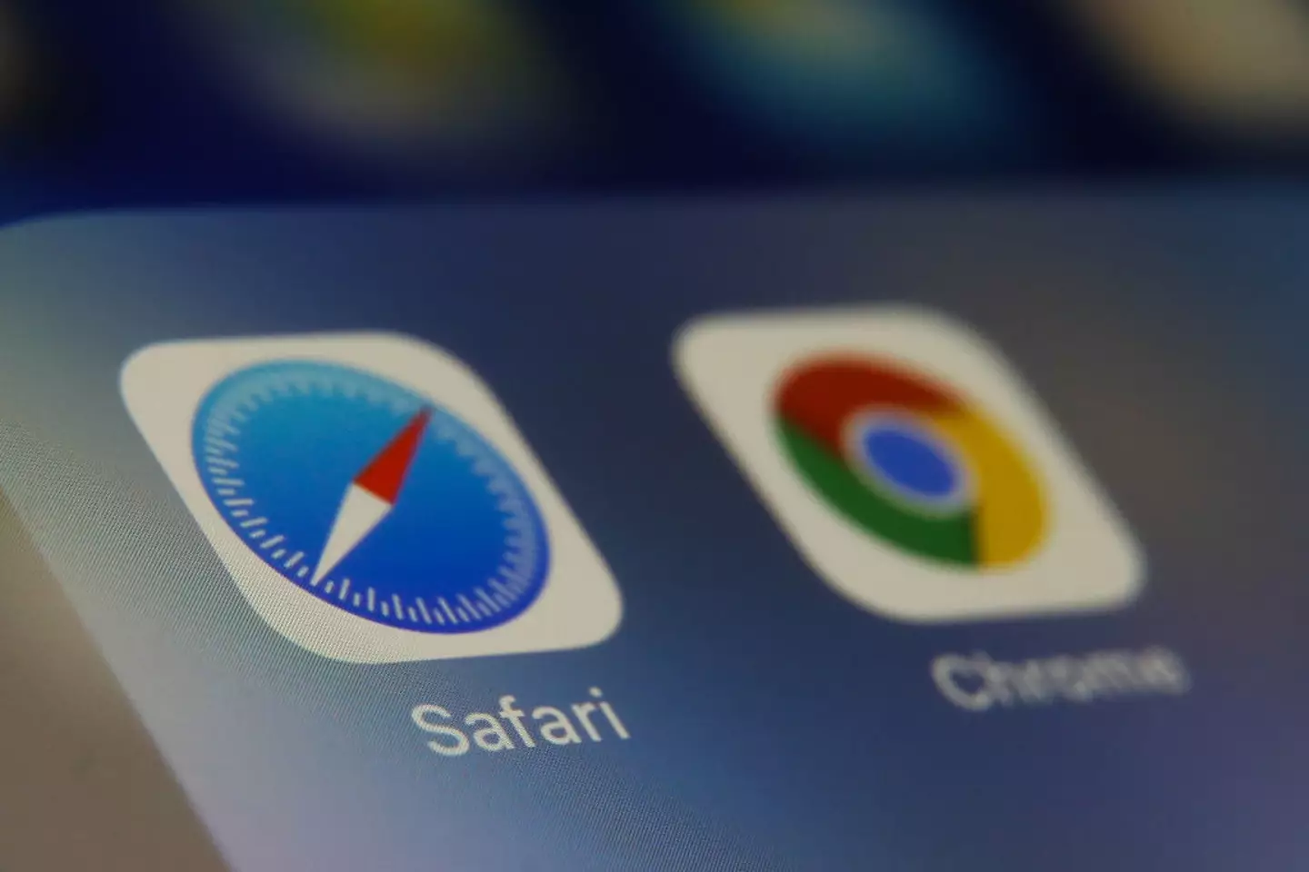 iOS 18.6 contained 23 vulnerabilities, making Safari vulnerable (NurPhoto / Contributor)