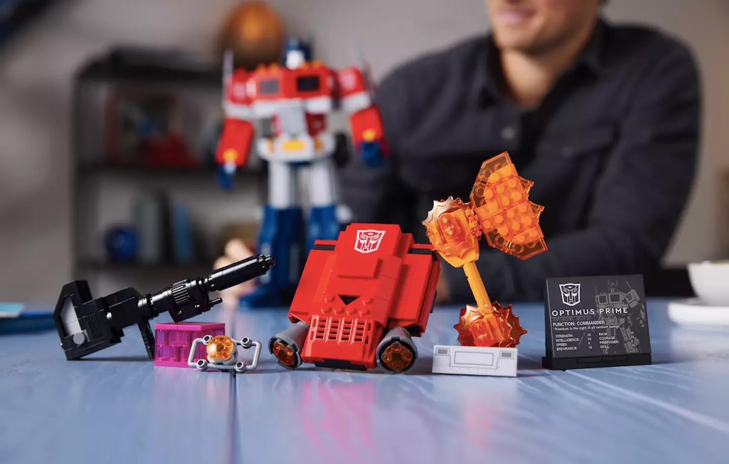 Lego Optimus Prime’s accessories (nobody mention partsforming, please) /