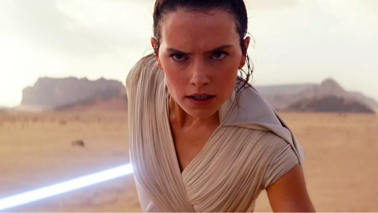 Star Wars fans seriously hyped by new sequel teaser