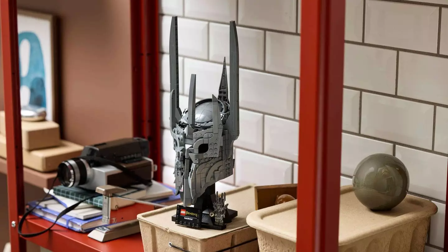 Lord of the Rings Sauron's Helmet Drops Online, People Thrilled by 'Phenomenal' Minifigure