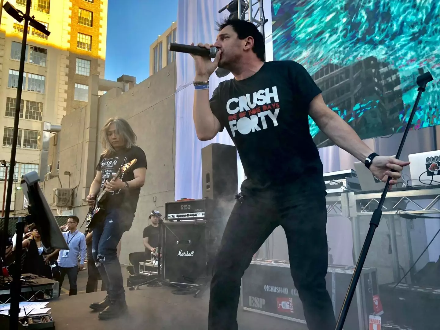 Jun and Johnny on stage /