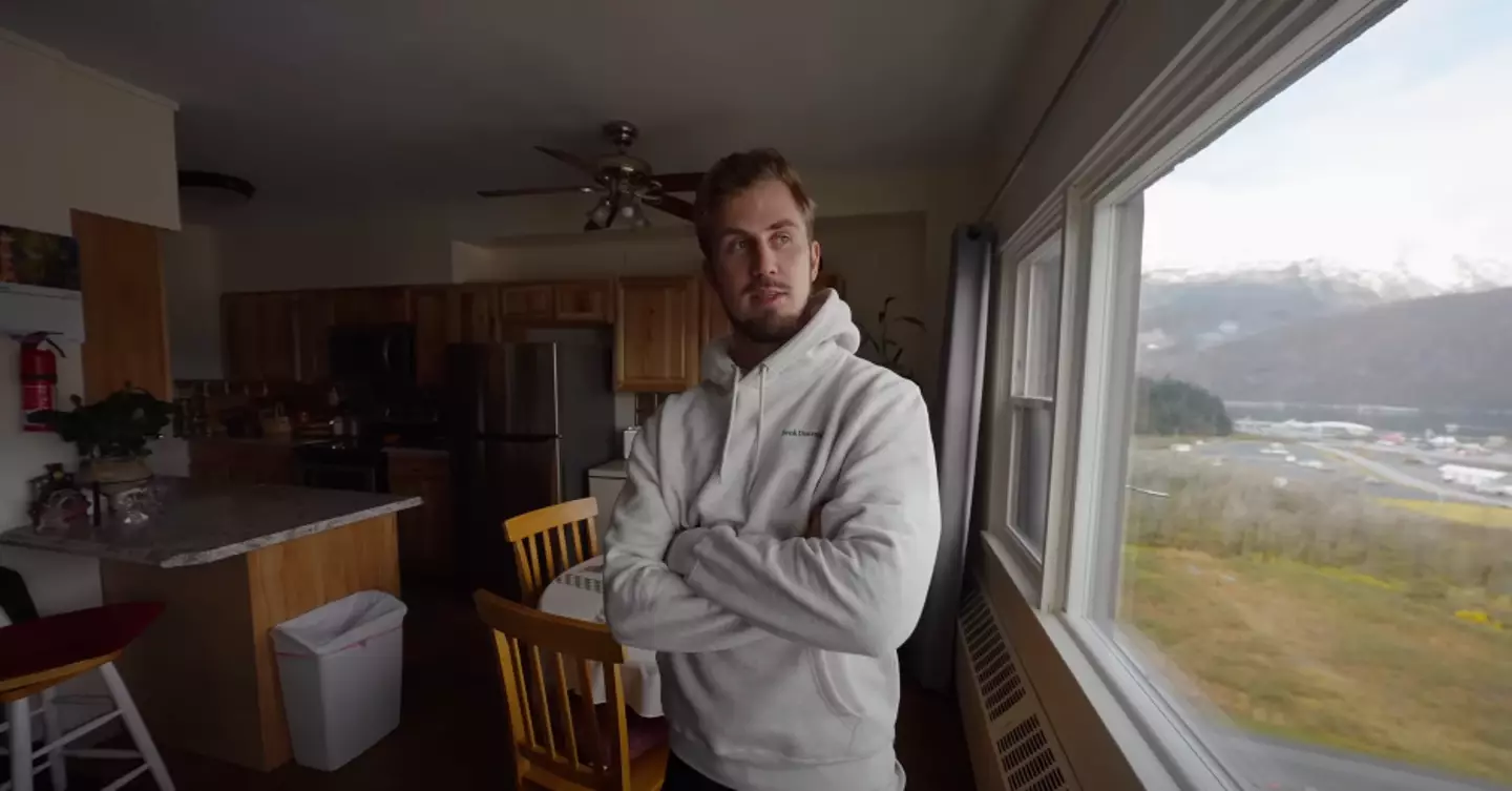 The YouTubers from the Seek Discomfort channel explored the small city with a tiny population (YouTube/Seek Discomfort)