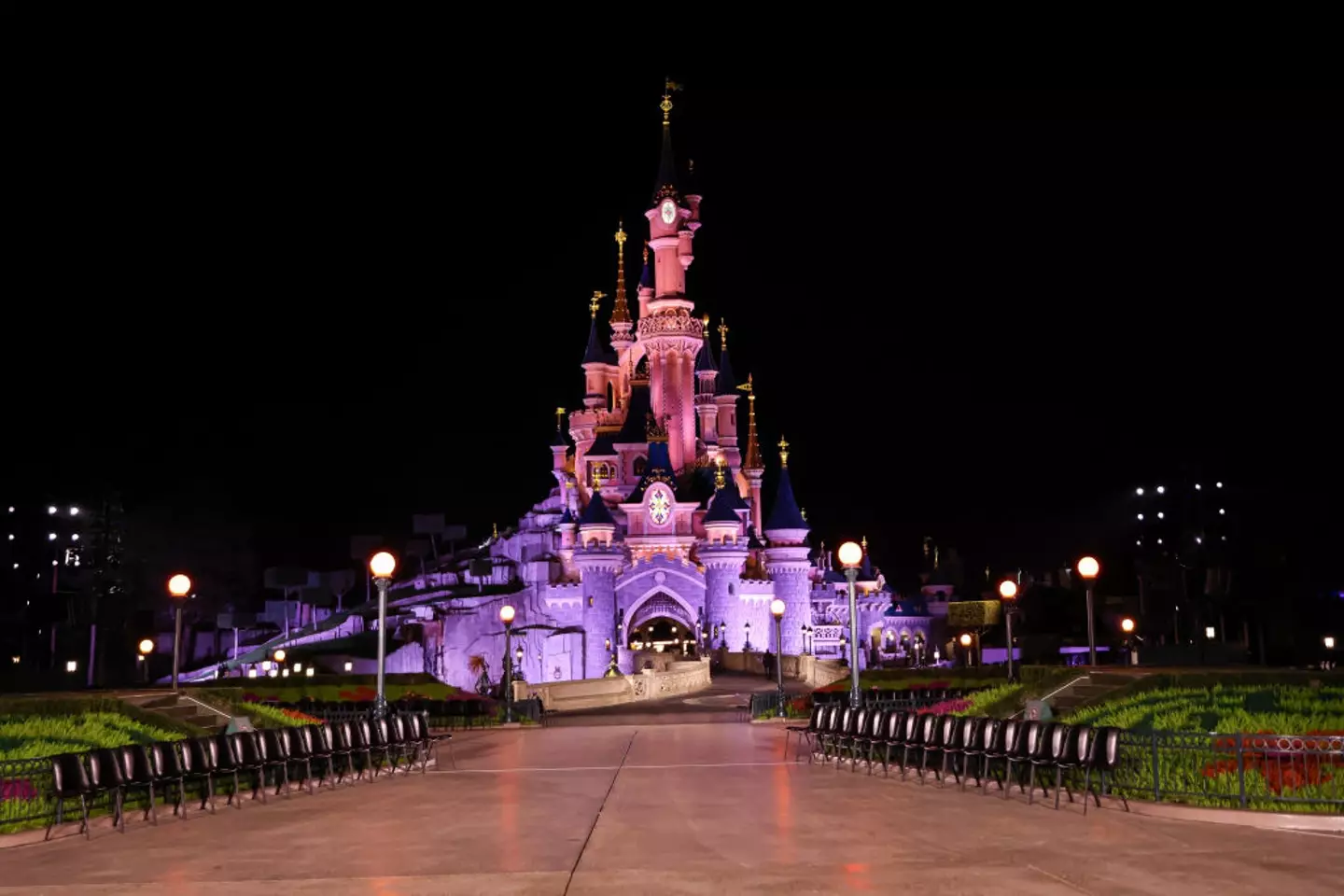 Disneyland Paris officials called off the wedding as soon as they realised (Lyvans Boolaky/Getty Images)