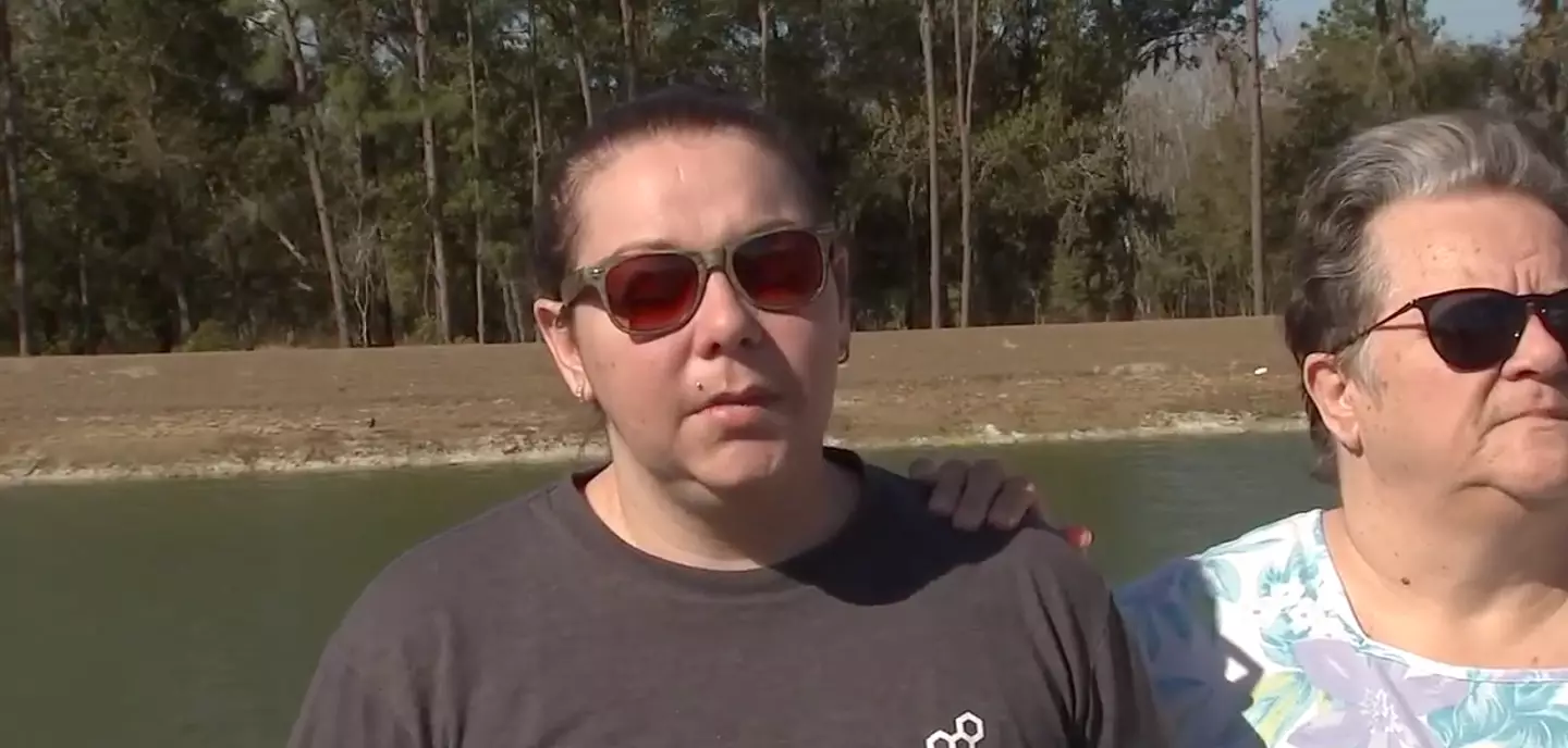 Jan's daughter and sister.