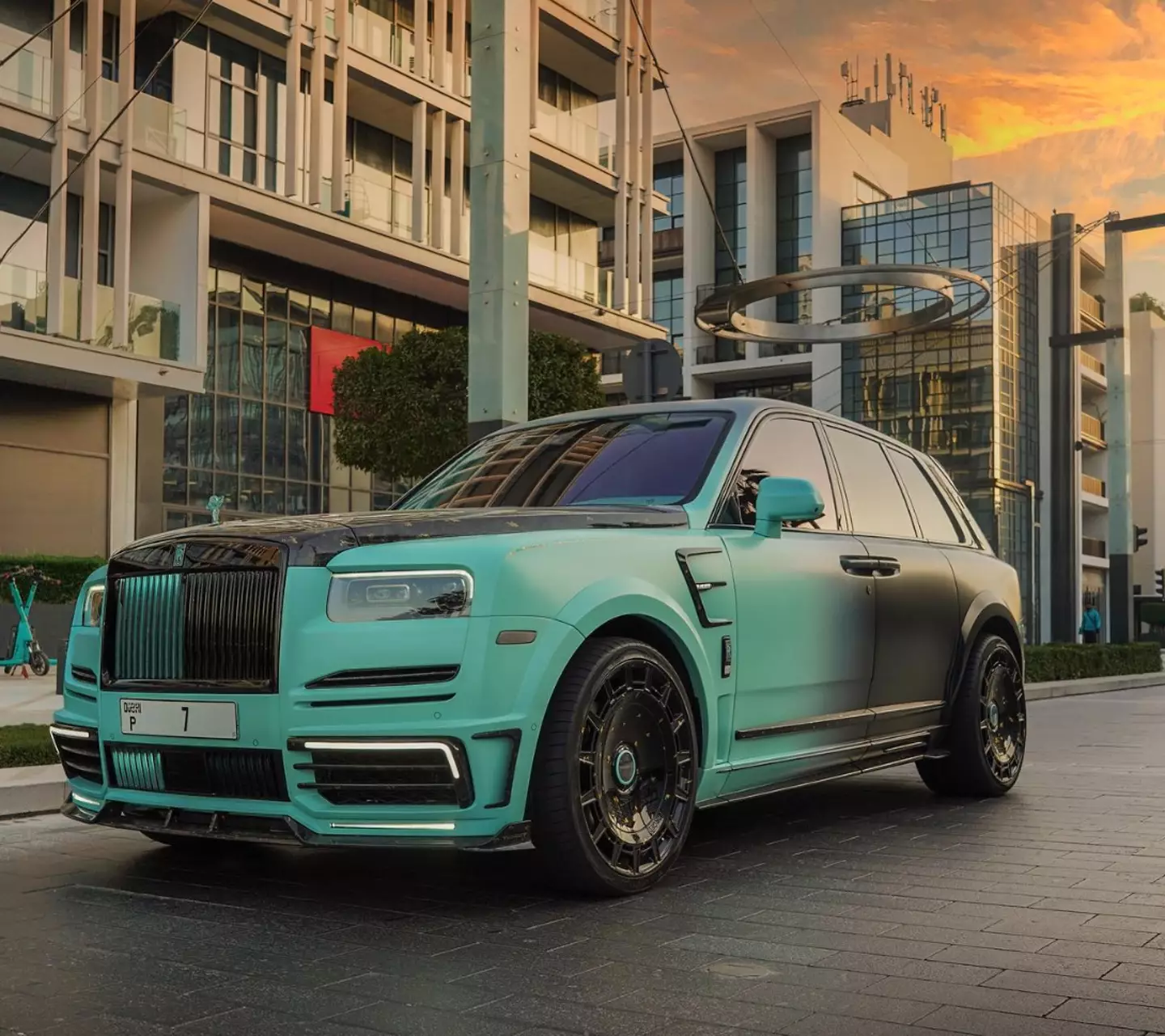 The Mansory Rolls-Royce Cullinan in all its glory.