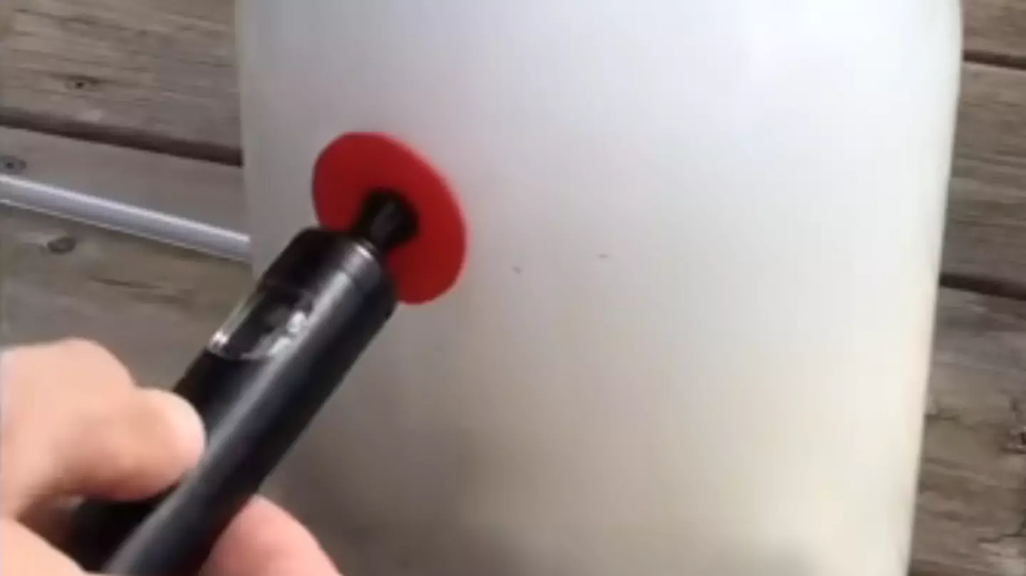 Experiment shows terrifying health reality of smoking versus vaping on your lungs