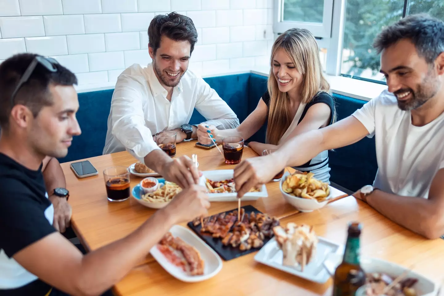 Splitting the bill can be messy and confusing. (Getty Stock Images)