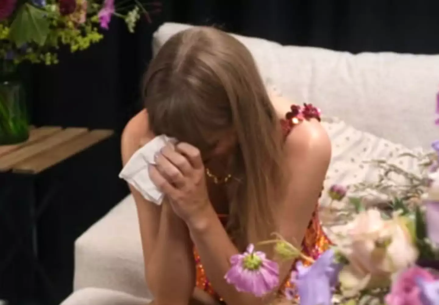 Swift broke down after meeting with families (Disney+)