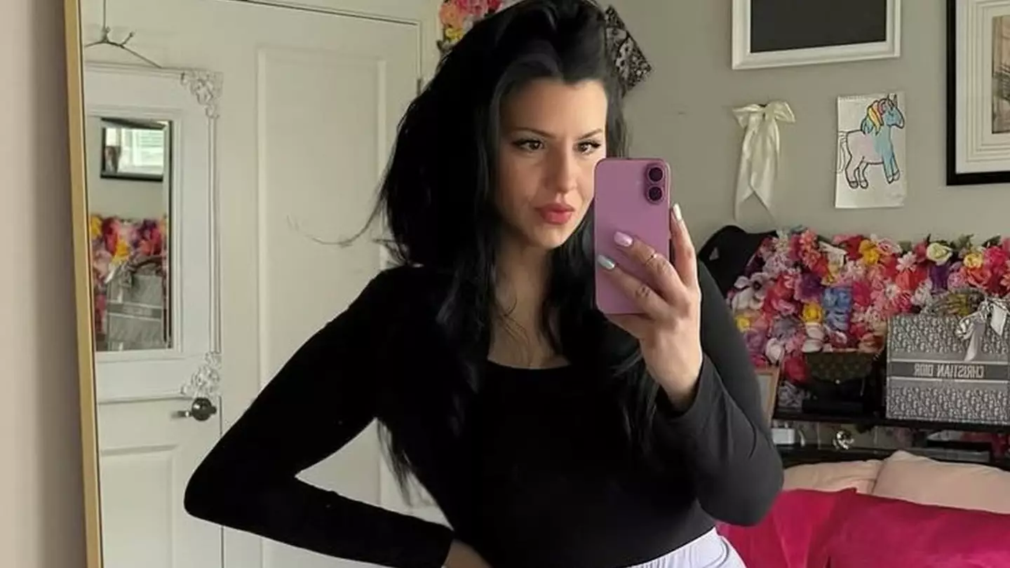 Woman ‘deformed’ after spending £20,000 on ‘mummy makeover’ she says left her belly rotting