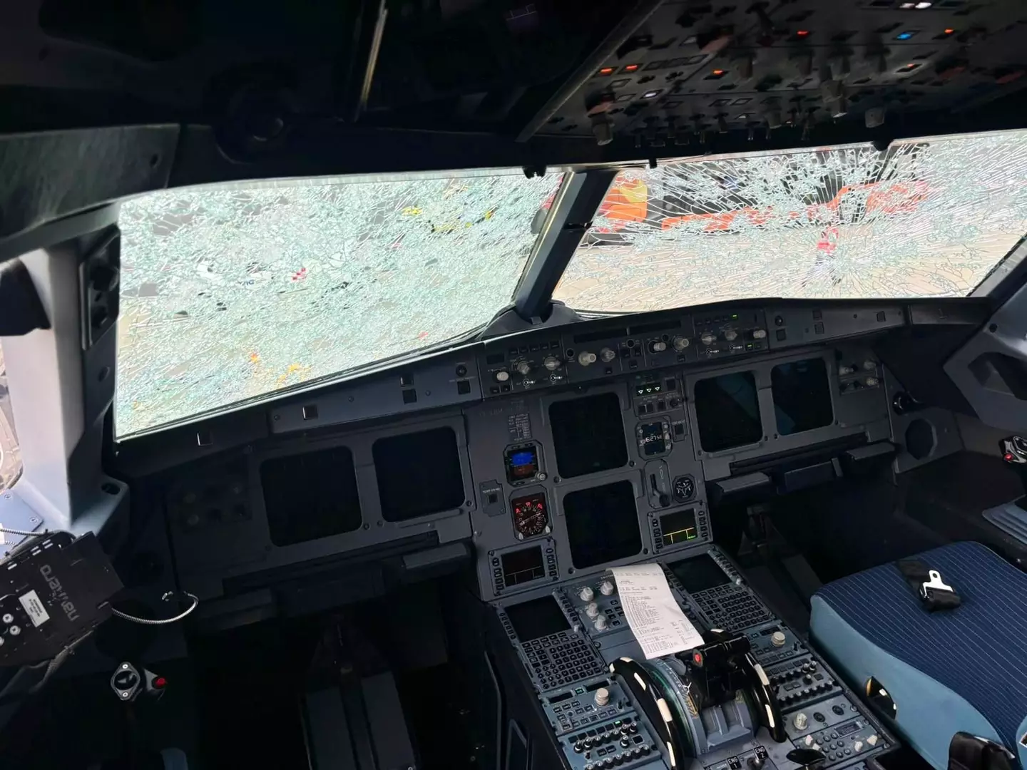 This meant the pilots were 'blind'. (@SLCScanner/X)