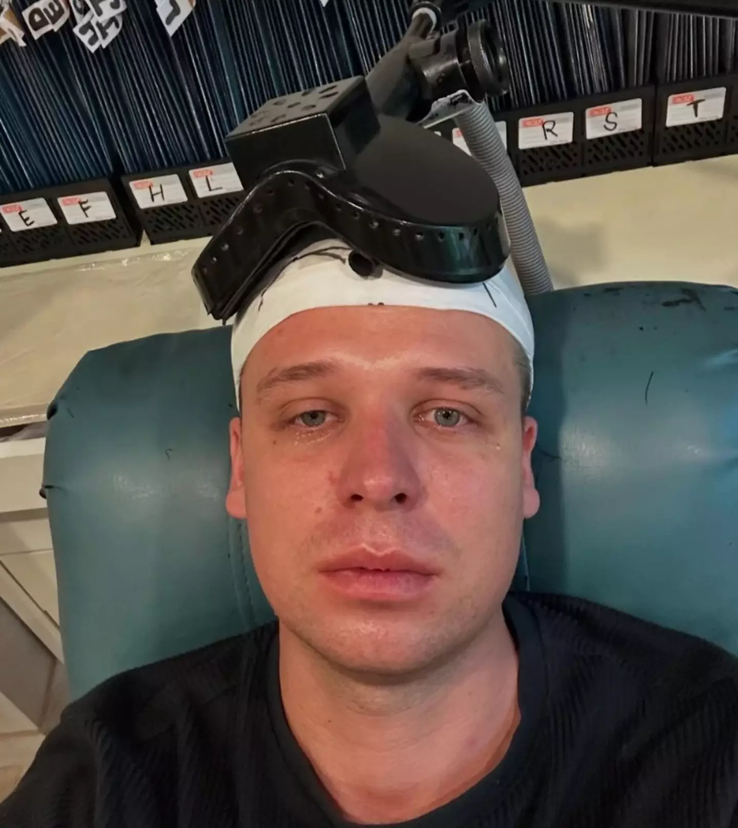 Oliver Alvis says he has tried everything to try and get to sleep - but nothing has worked (Reddit/Oliver_Alvis)