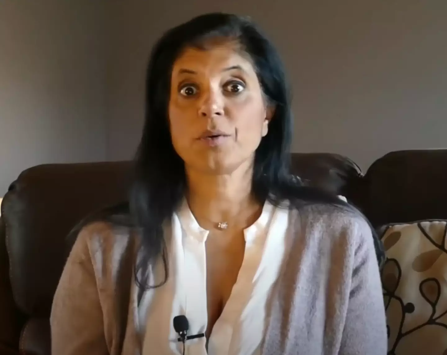Dr Ramani Durvasula explained the technique on her YouTube channel (DoctorRamani/YouTube)