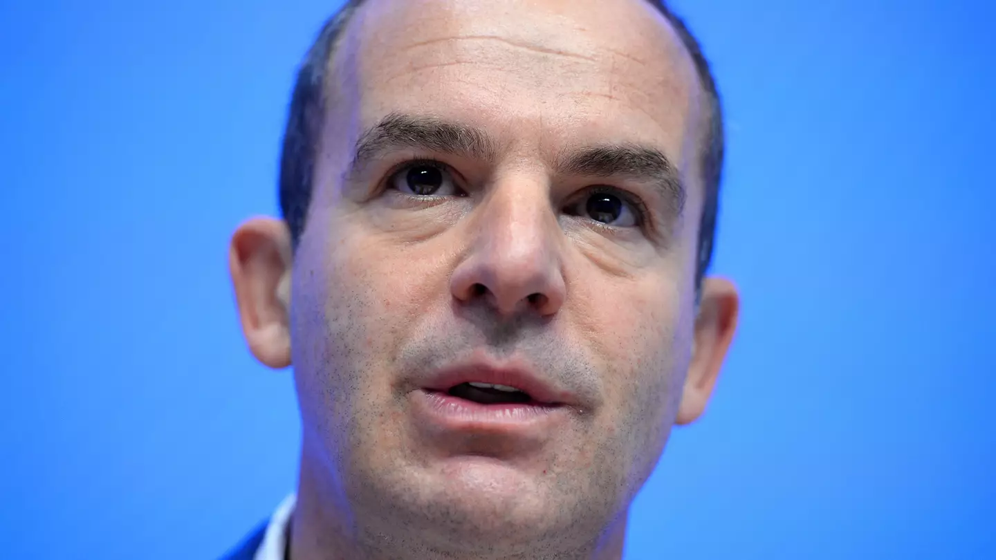 Martin Lewis' MSE gives energy customers one month warning to claim £400