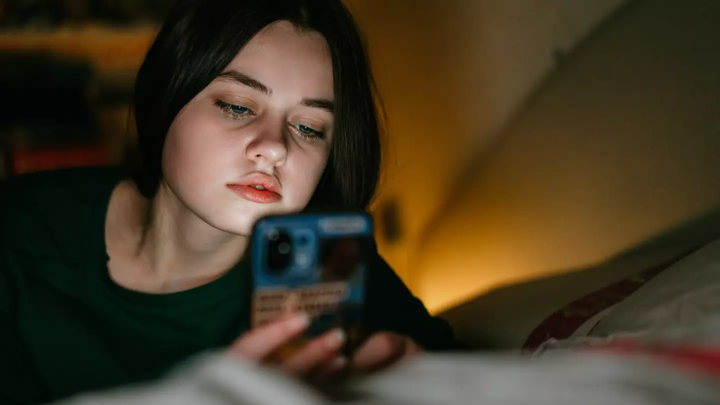 Expert explains what the 'Gen-Z' stare really is and why it means generation is doomed