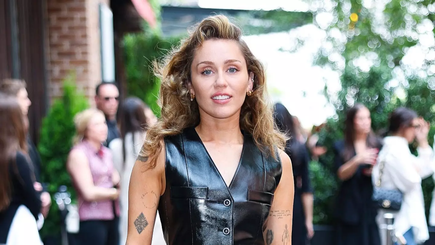 Miley Cyrus says her mum encouraged her to stay with the 'wrong guys' because they were 'hot'