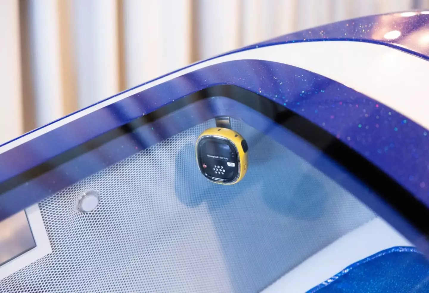 The oxygen meter and release button for the pod (ARND WIEGMANN/AFP via Getty Images)