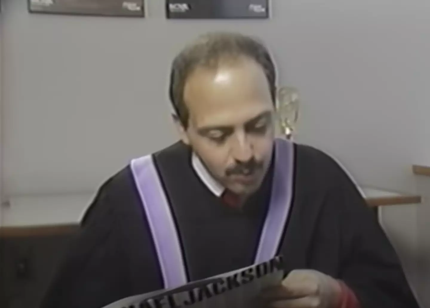 John Moschitta Jr can get through an incredible 586 words per minute.