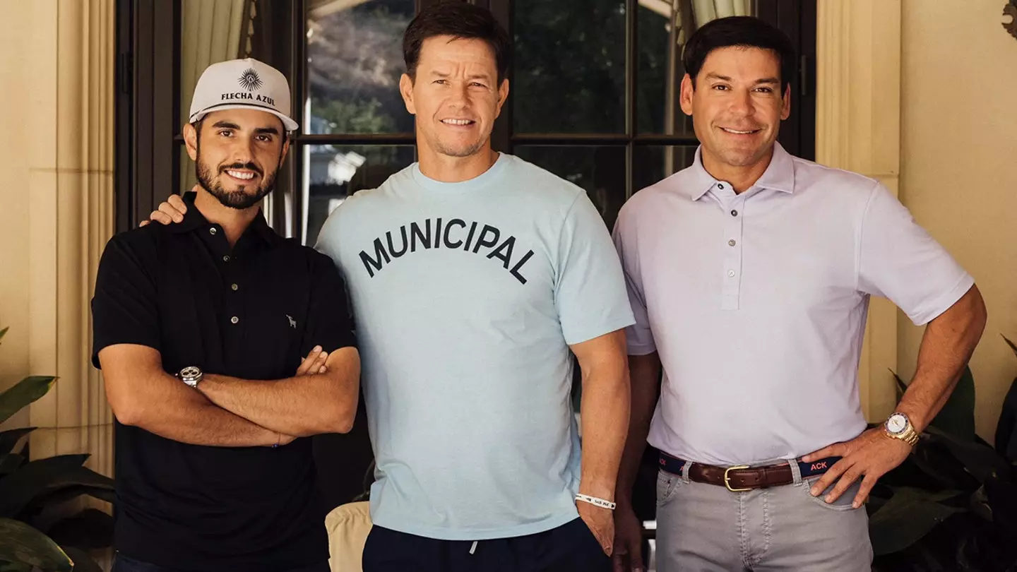 Mark Wahlberg with Abraham Ancer (left) and Aron Marquez.
