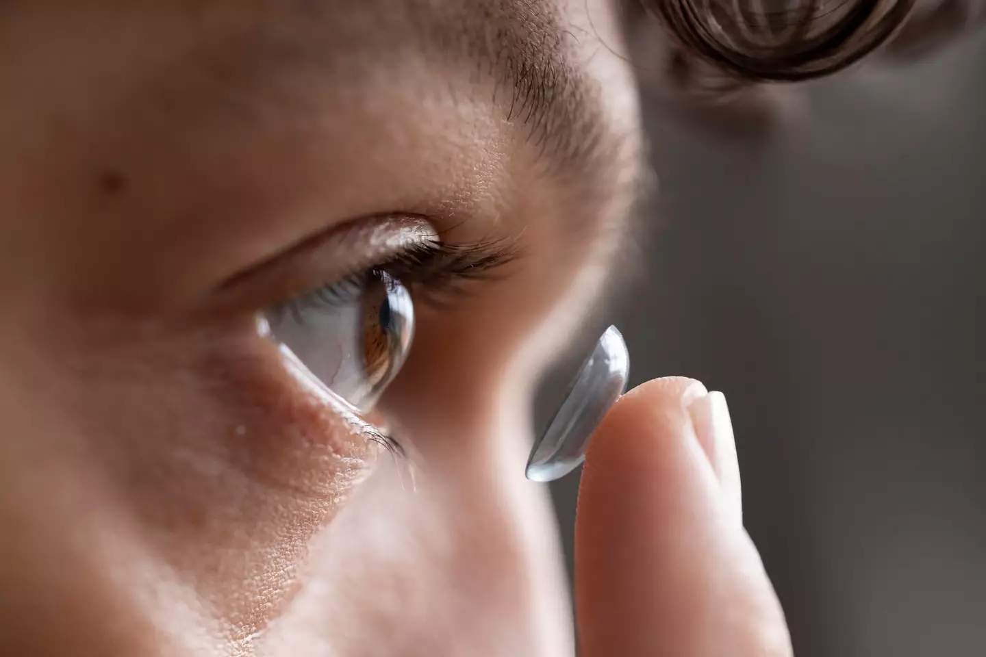 Wearing contact lenses in certain situations can lead to gnarly eye infections. (Getty Stock Images)